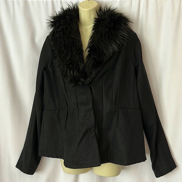 Pamela Dennis Jackets & Blazers - Pamela Dennis NWT Black Long Sleeve Fur Trimmed Collar Jacket Coat **Sz L**🌸🌸